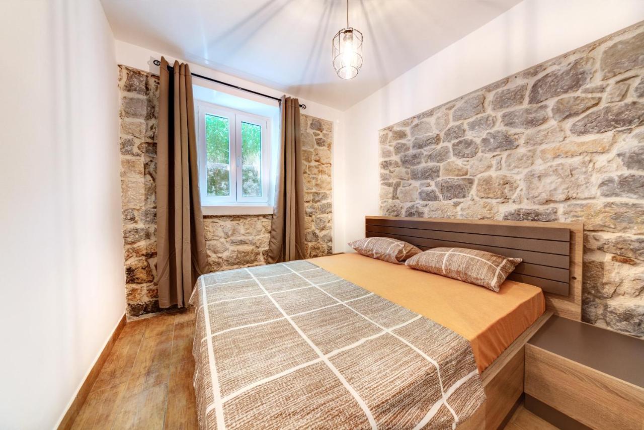Happy Home Apartments Kotor Exterior foto